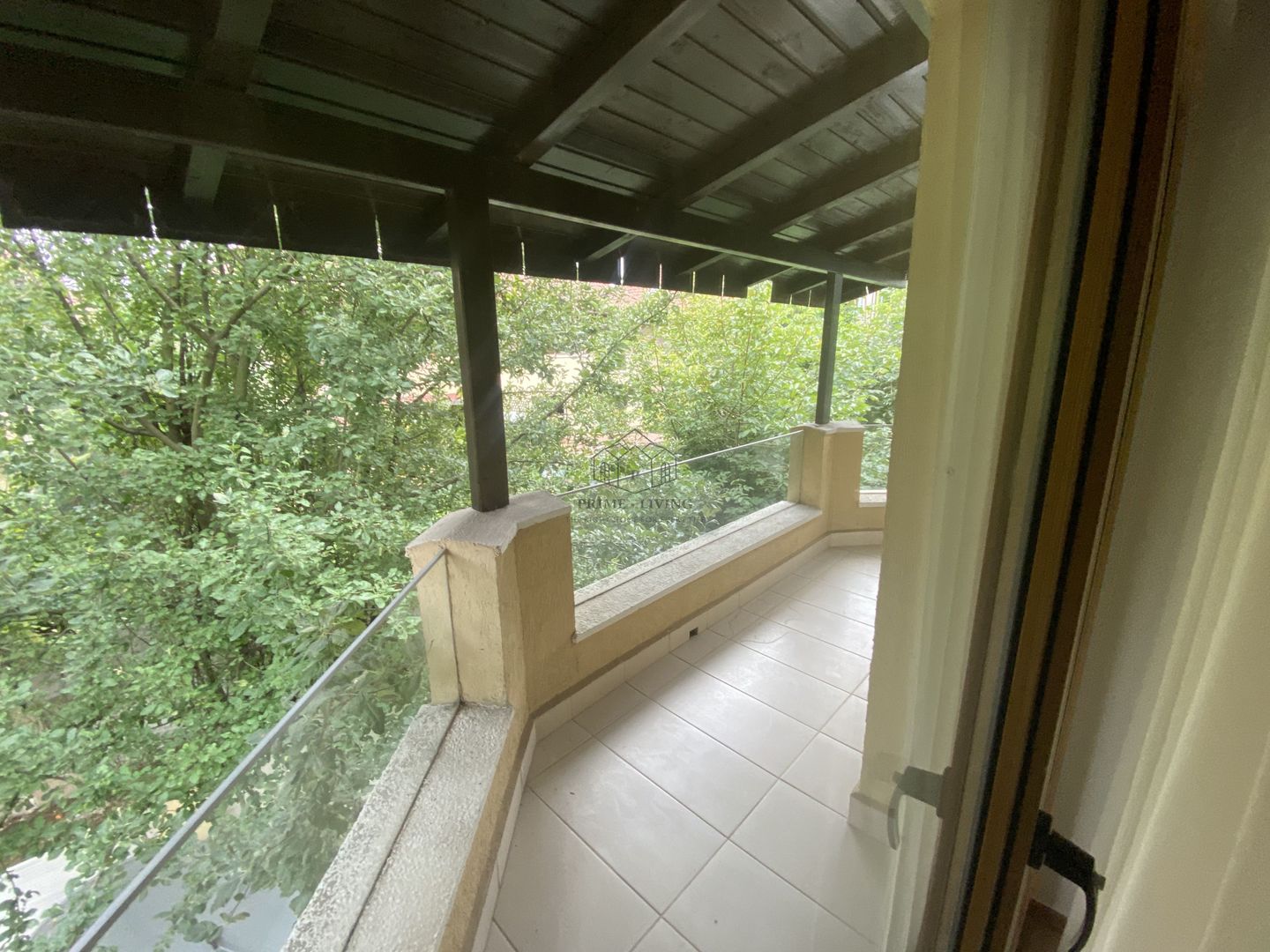 VILA CU 7 CAMERE IN COMPLEX REZIDENTIAL IN IANCU NICOLAE - Poză 10