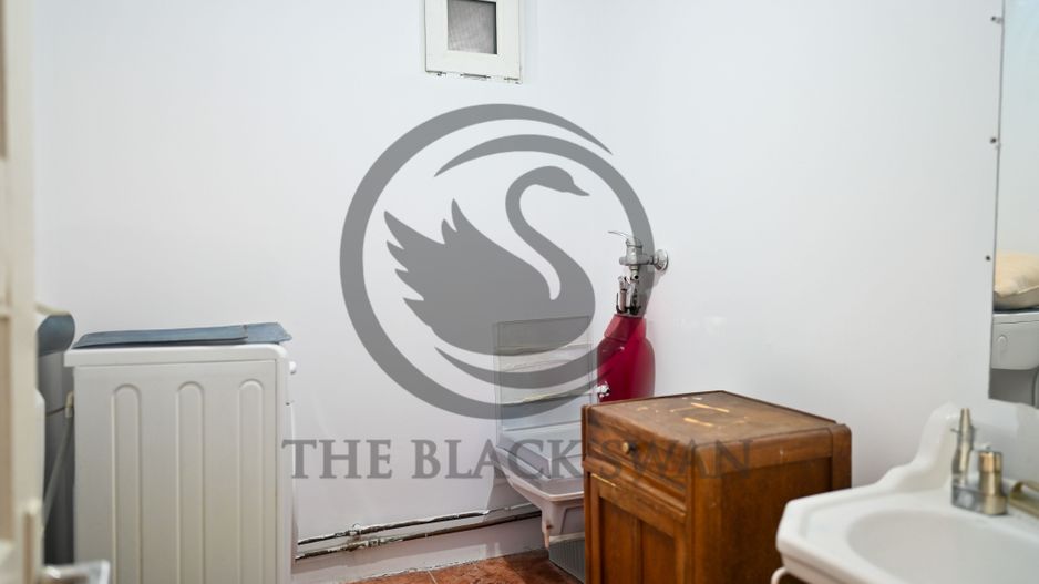 Casa cu 7 camere de vanzare | Zona Centrala, Baicoi | Comision 0% - Poză 28