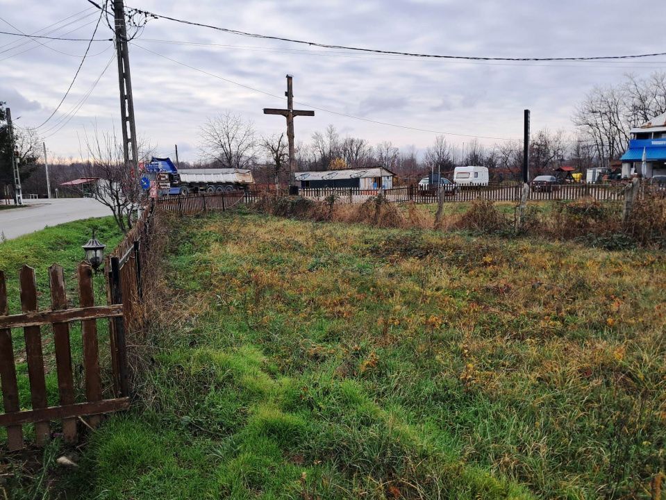 TEREN INTRAVILAN POLOVRAGI - Poză 6