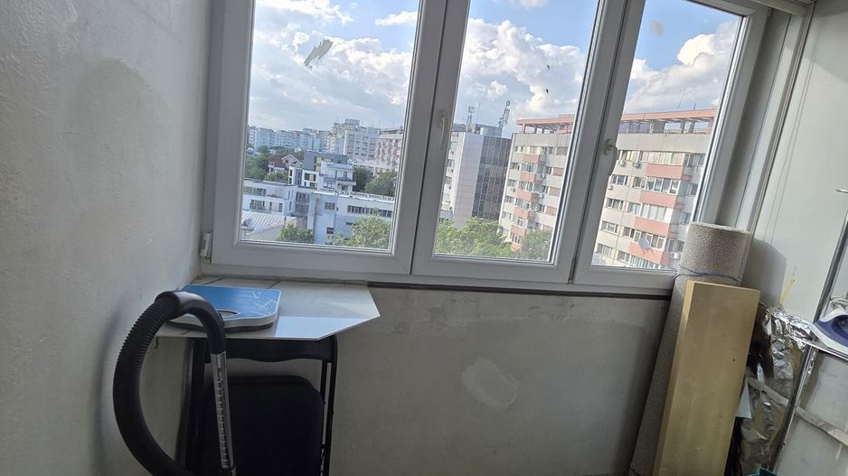 Vedere panoramica spre apus // spatioasa // imobil renovat - Poză 8