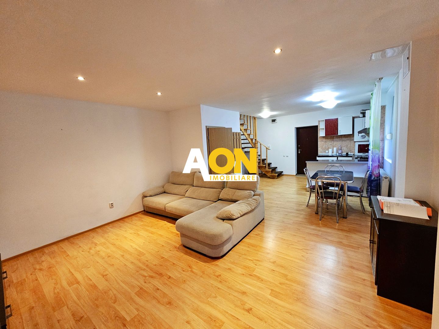 Apartament 3 camere, mobilat, utilat, 84 mp utili + garaj, Tolstoi - Poză 1