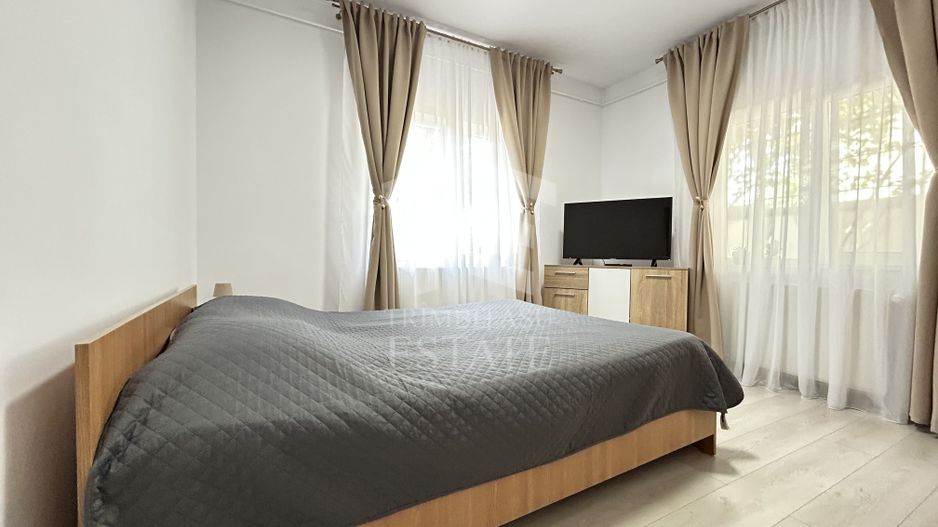 Afacere Turistică la Cheie | Pensiune 10 Camere | Eforie Nord - Poză 4