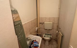 Apartament cu 3 camere, 66 mp, decomandat, Zona Fortuna - Poză 9
