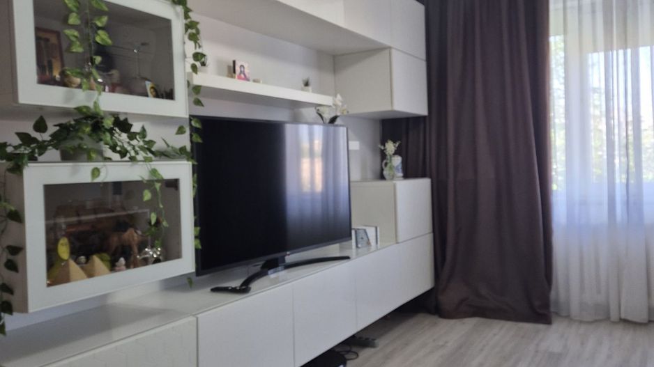 Vânzare apartament 3 camere Crângași Parc, sector 6 - Poză 1