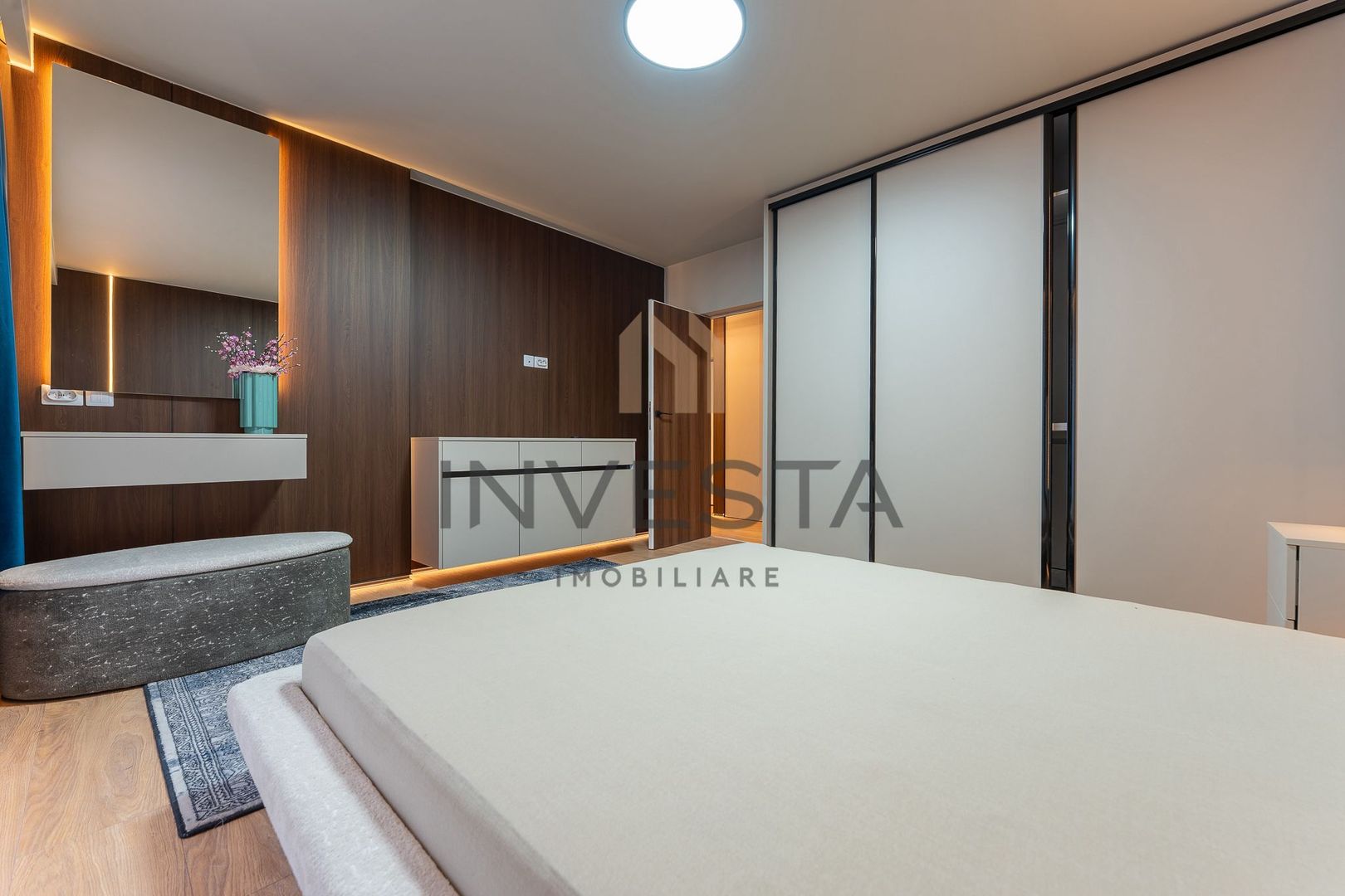 Apartament excusivist! Se vinde la cheie, complet mobilat si utilat! - Poză 12