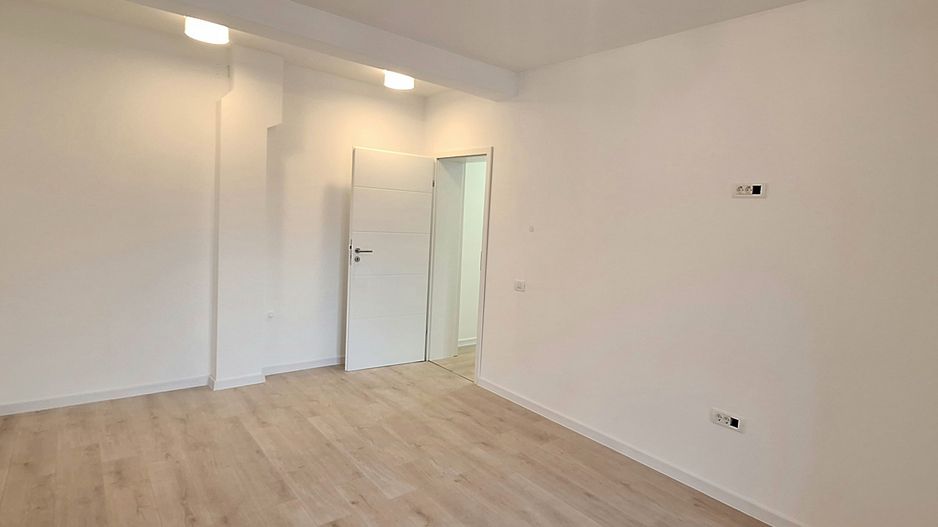 Apartament cu 3 camere si loc de parcare - Kaufland - Poză 14