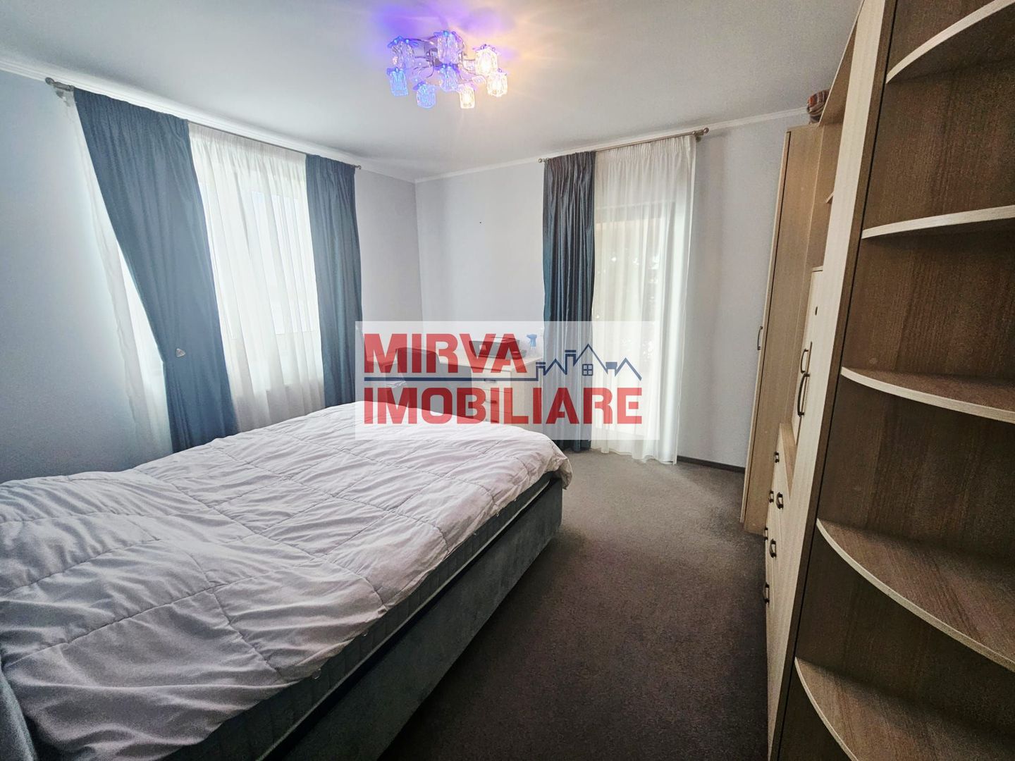 Vilă spațioasă Strejnicu S+P+1E+M, 8 camere, garaj, teren 595 mp - Poză 49