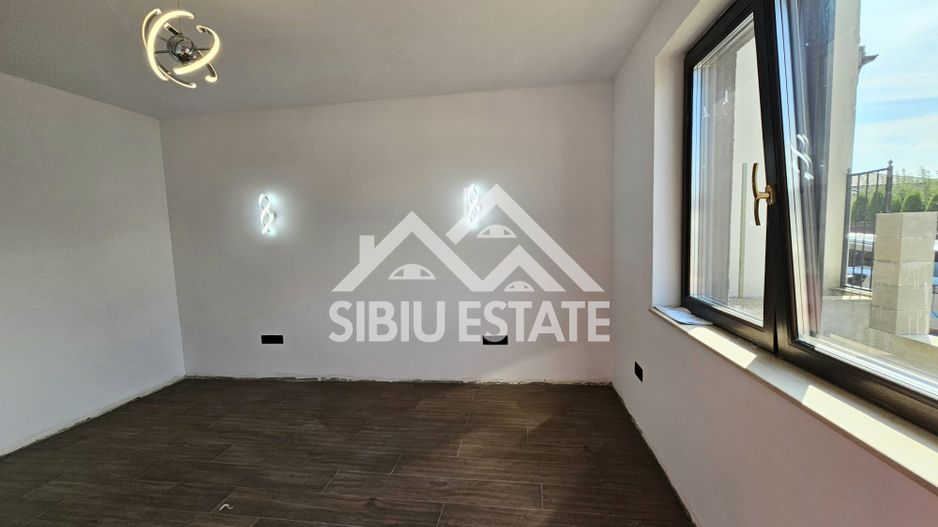 Casa noua 4 dormitoare Sibiu Sura Mica - Poză 8