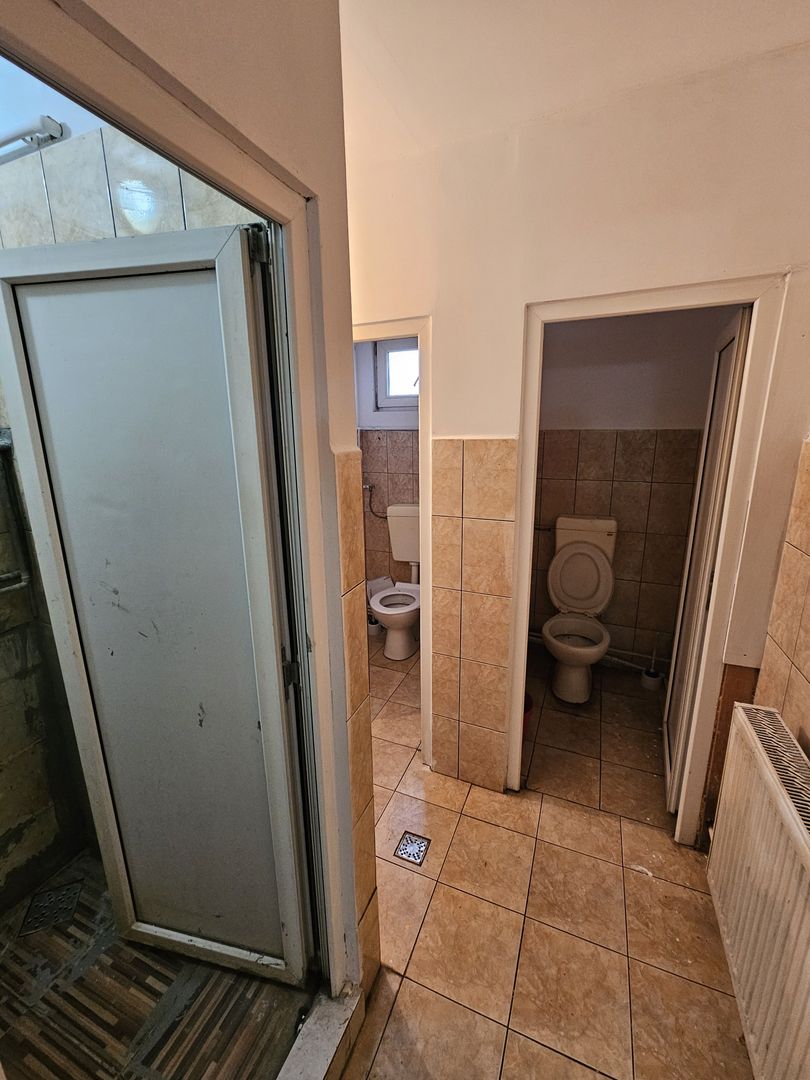 Spatiu comercial/camere cazare - 7 camere 135 mp Baicoi Prahova! - Poză 18