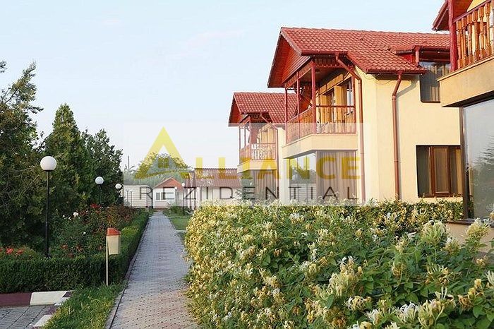 Complex Turistic | Cazare Salon Evenimente Terenuri Sport - Poză 4