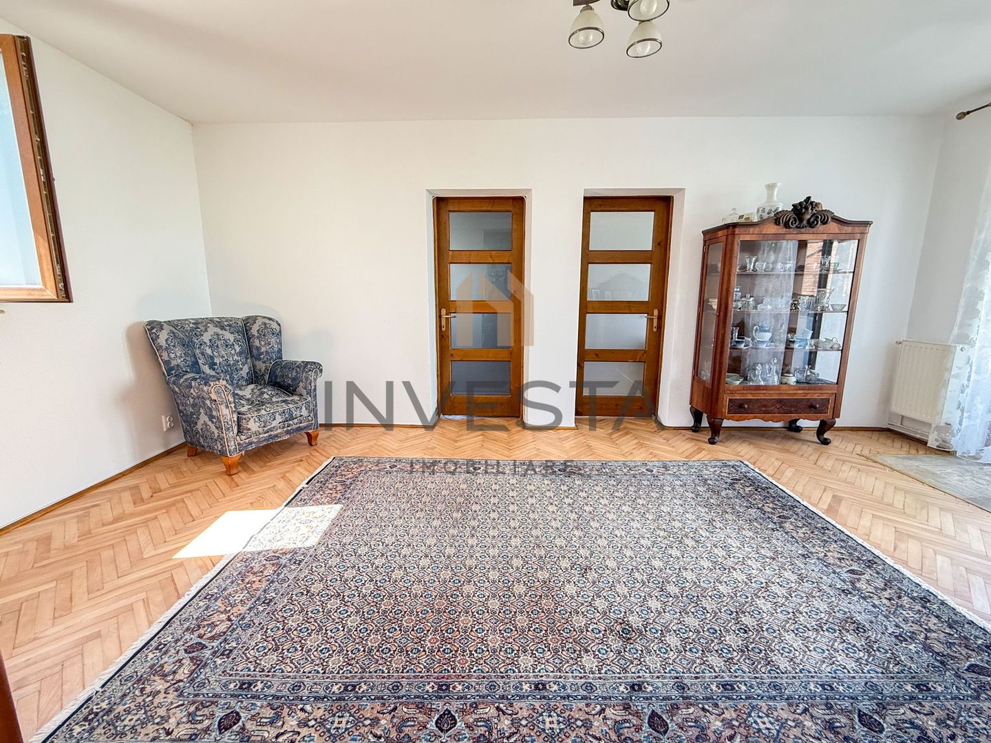 Apartament in vila, etajul 1, Zona Pasapoarte! Garaj inclus in pret! - Poză 3