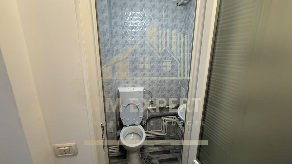 SPAȚU COMERCIAL 34 MP CAMPULUNG VIZAVI DE CENTRU MEDICAL CLUBUL SANATĂȚII - Poză 21