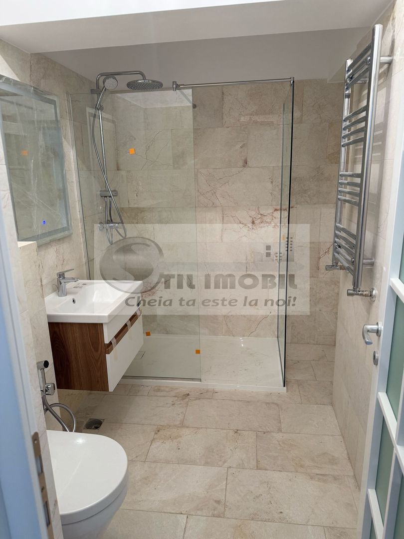 Spațiu com+Loc de parca– 40 mp, Parter, Royal Town Copou – 650€ neg. - Poză 4