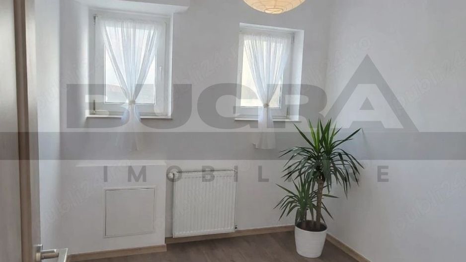 Apartament de 3 camere, modern, complet renovat, zona Centrala - Poză 3