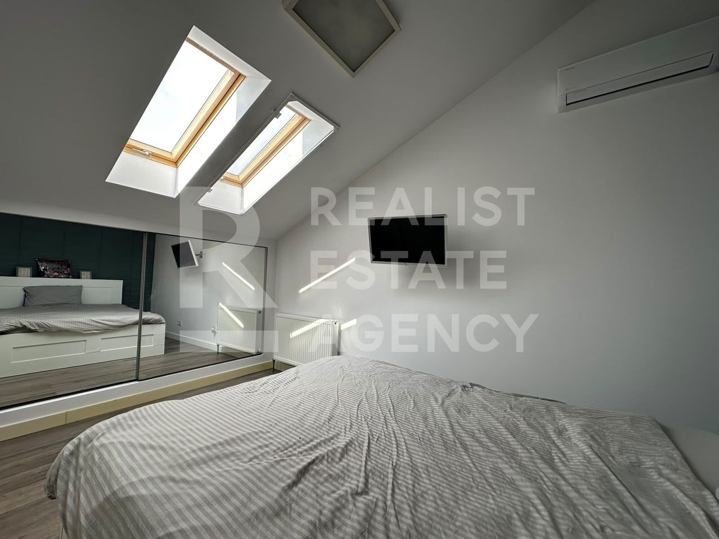Închiriere, Penthouse cu 2 camere + loc de parcare - Poză 6