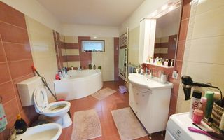 Casa pt 2 familii sau pt. clinica medicala, 8 camere, 486 mp teren - Poză 7