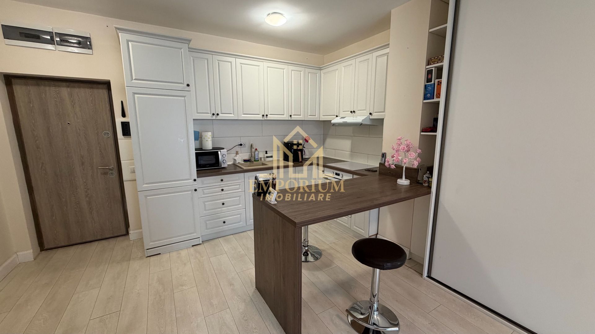 2 camere semidecomandate, Modern, AC, Intre Lacuri, Iulius Mall - Poză 3