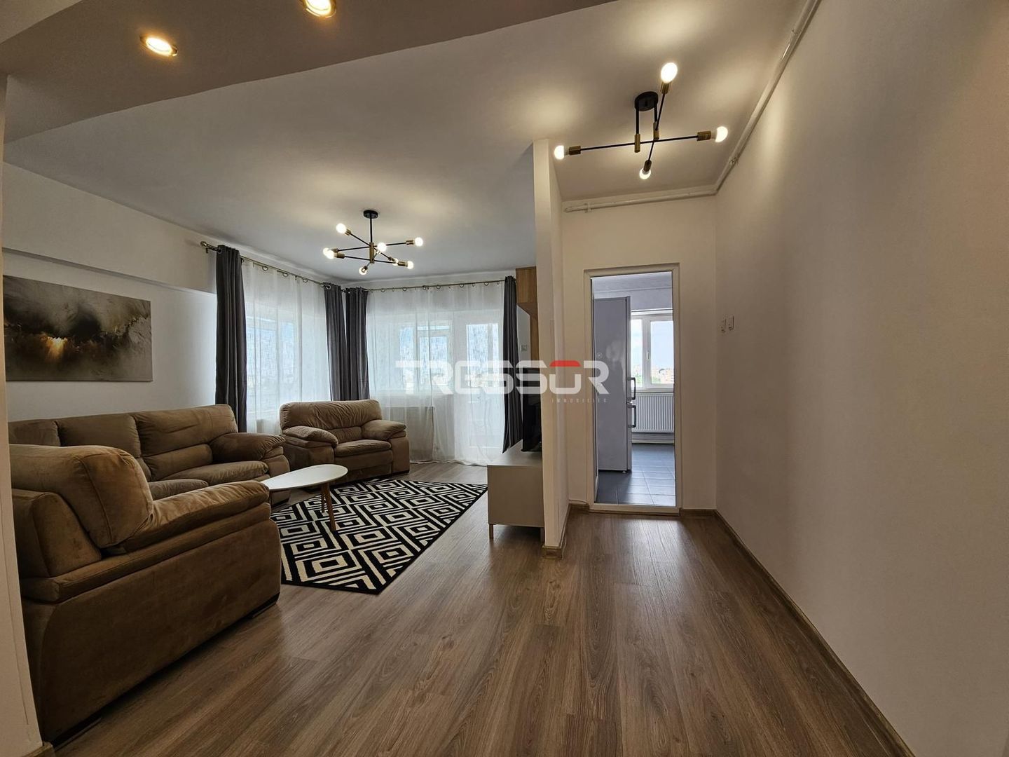 Apartament 4 camere decomandat, vedere panoramică, zona Dacia - Poză 4