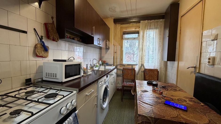 Apartament cu 3 camere pe Aleea Padin ! - Poză 6