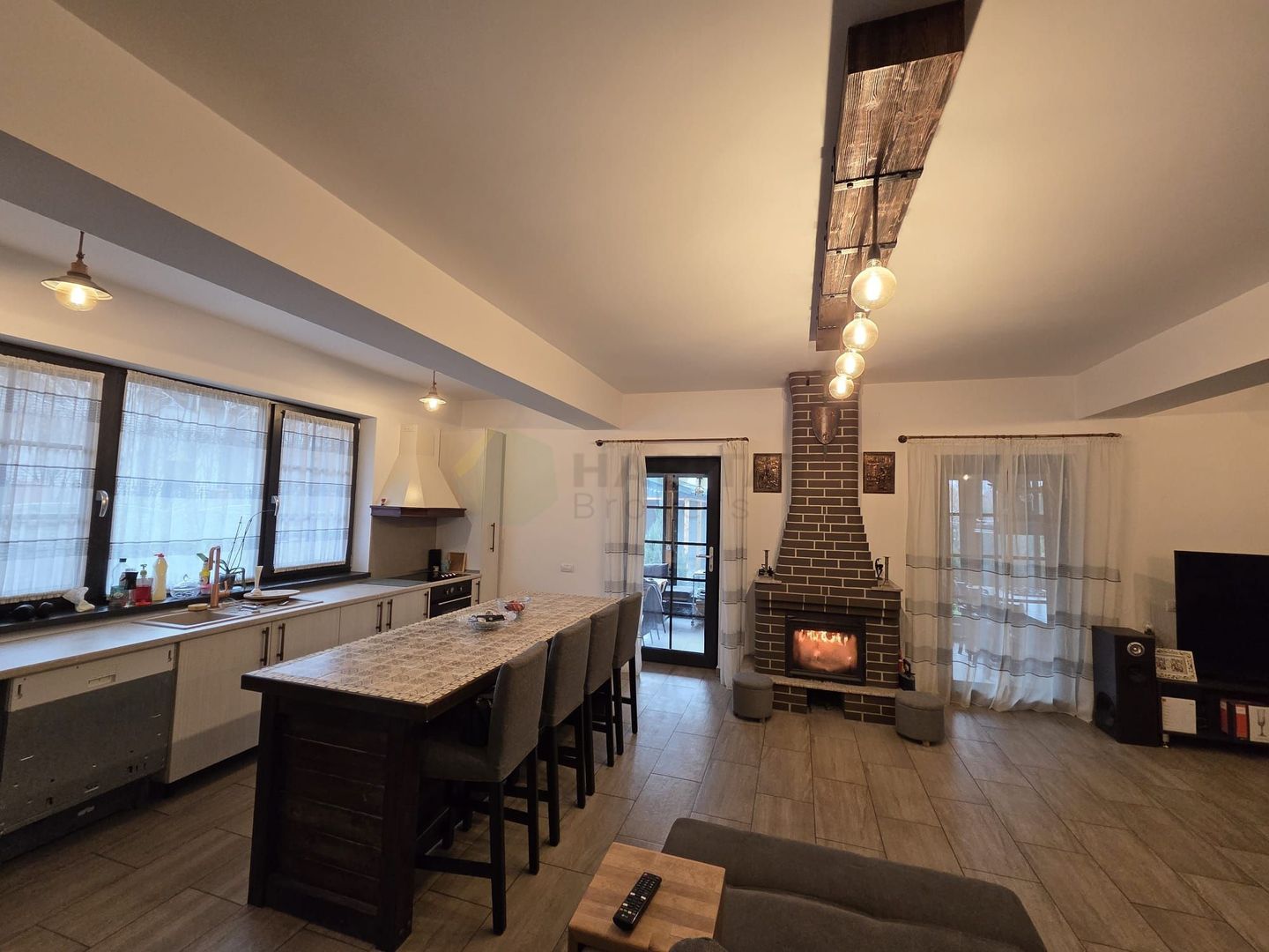 Casă unicat, stil american, 4 camere, garaj, teren 450 mp – Tunari - Poză 12