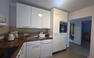 Casa de vanzare 200 mp cu spatiu comercial la parter, strada Lunga - Poză 6