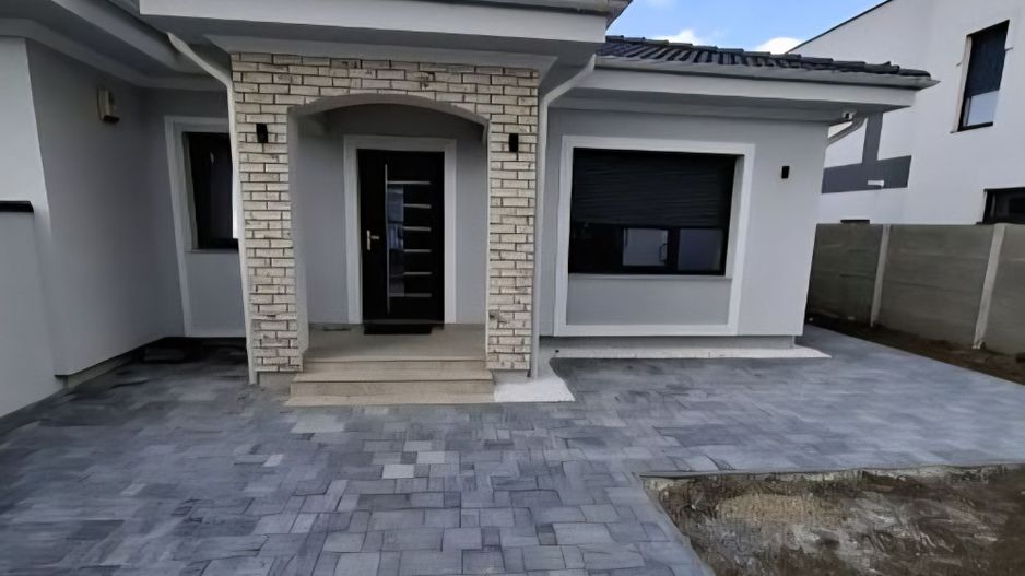 Locuinta individuala cu garaj- in stil mediteranean - Poză 3