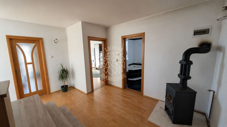 Apartament 3 camere 78 mp-etaj 1-parcare,boxa-Zona Calea Moldovei - Poză 8