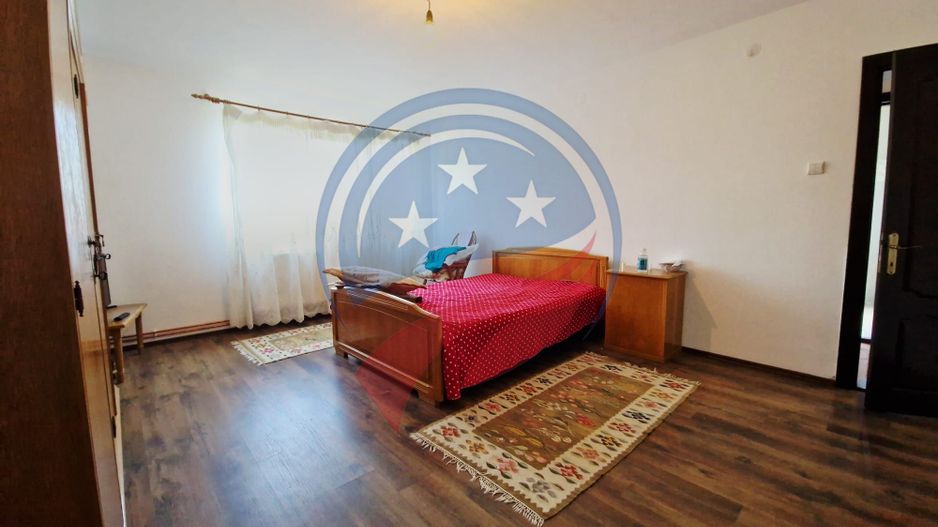 CASA P +E  5 camere -Cosoveni - Poză 9