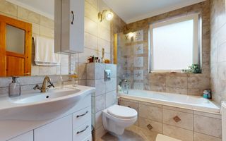 Casa cu 4 camere,237mp,zona strada Lunga - Poză 20