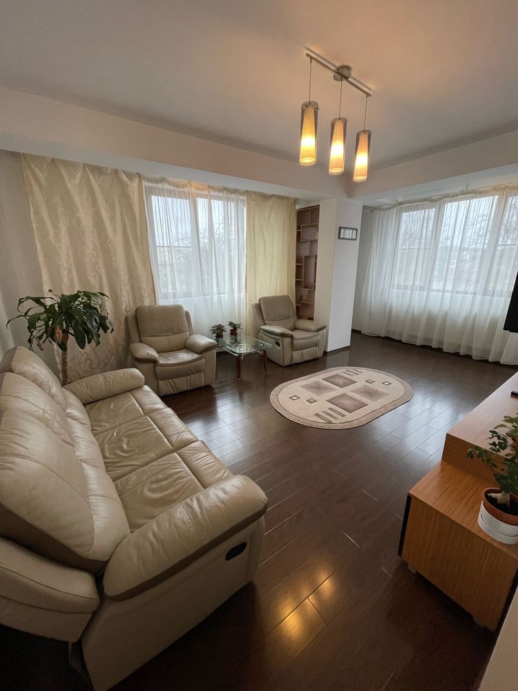 Apartament 3 camere de inchiriat - Poză 1