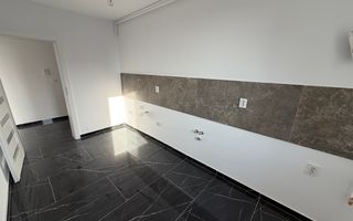 Spatios. Bucatarie inchisa de 10 mp. Disponibil imediat - Poză 2