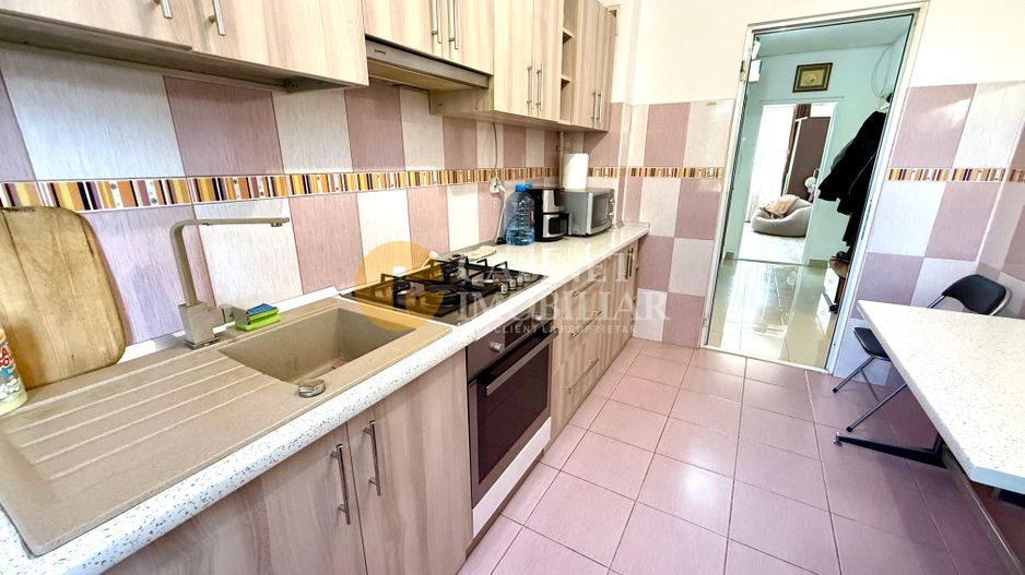 3 Camere Decomandat - Etaj 1 - Zona Podu Ros - Primaverii - Poză 4
