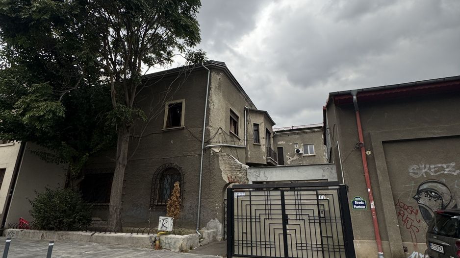 Casa-Curte proprie | Plantelor | - Poză 1