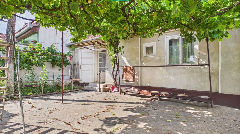 Casă cu 3 camere și teren de 450 mp în Pârneava - Poză 4