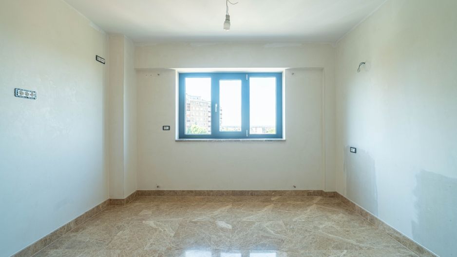 Apartament 2 camere complet renovat, lângă Kaufland și Lidl - Poză 1