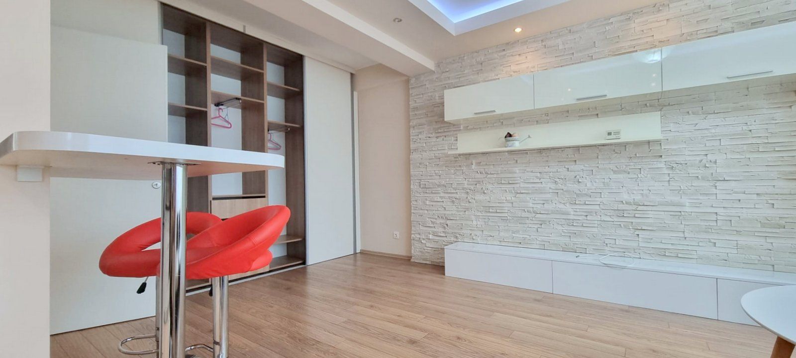 Apartament modern într-un complex rezidențial privat - Poză 4
