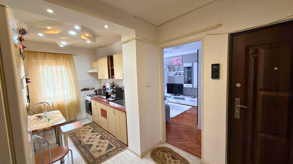 Apartament 2 camere decomandat 50 M²  semicentral - Poză 5