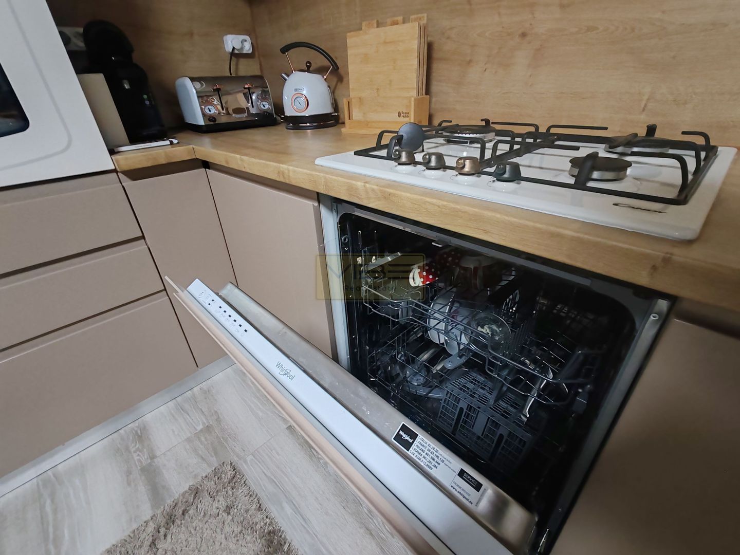 Duplex-4 camere - Mobilat Modern-Valea Adanca-``5 Drumuri`` - Poză 9