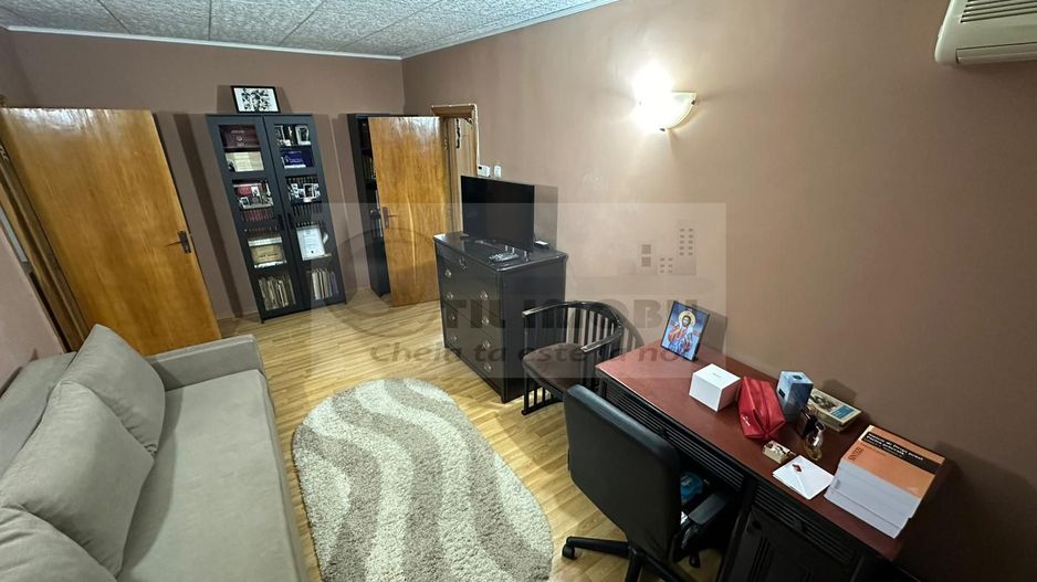 Apartament cu 4 camere/Spatiu birouri/ Cabinet - Nicolina-Str.Pompieri - Poză 3