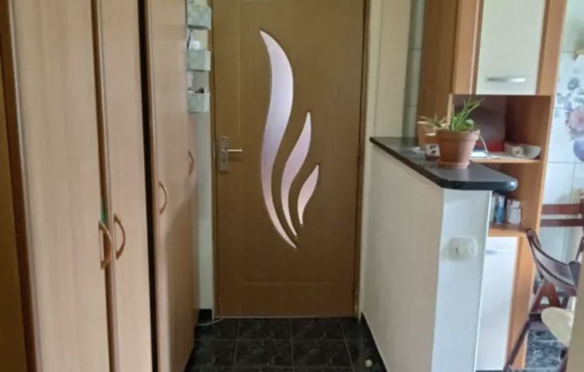 Apartament cu trei camere, Piata Sudului, 125.000€ negociabil - Poză 2