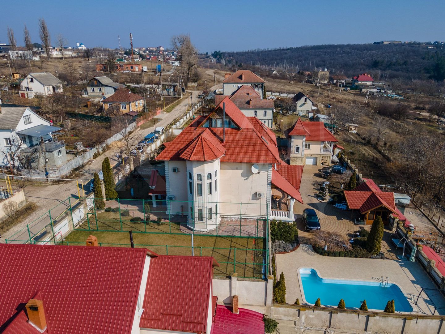 Vânzare casă de lux, 700 mp + 22 ari, situată în Tohatin - Poză 71