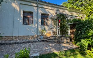 Spre Vânzare Proprietate remarcabilă cu 6 camere în inima Iașului ! - Poză 6