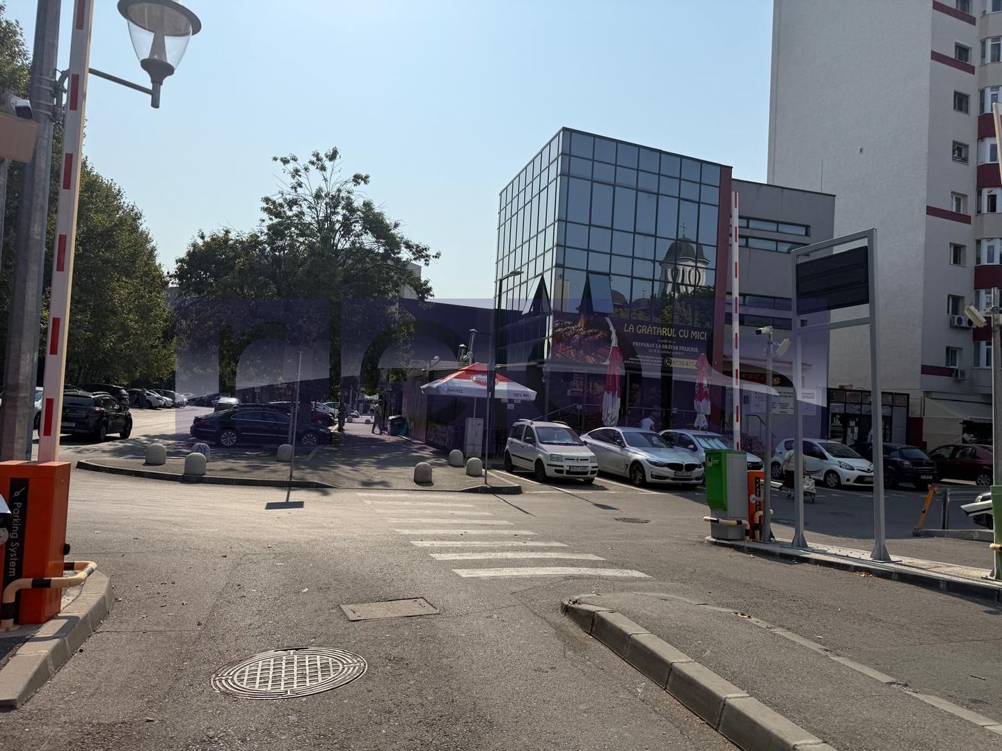 Oportunitare de vanzare spatiu comercial stradal randament 8.2% - Poză 1