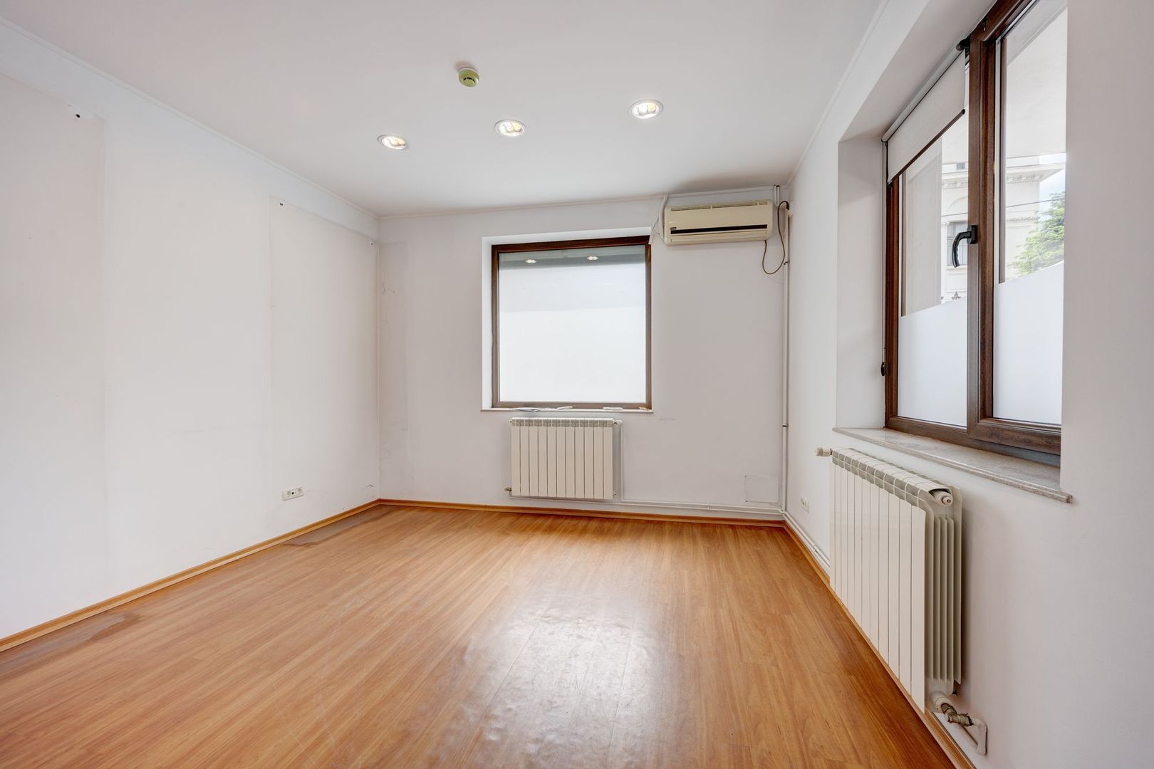 3 IMOBILE - LOT 676 MP - RECONSOLIDATE - ROMANA VICTORIEI - DOROBANTI - Poză 29