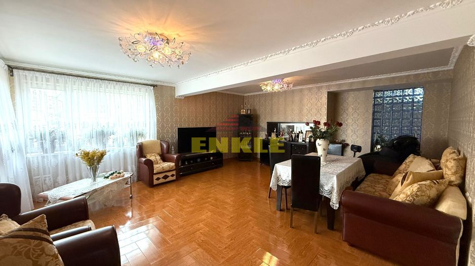 De vanzare Vila situata Ultracentral-425 mp - Poză 9