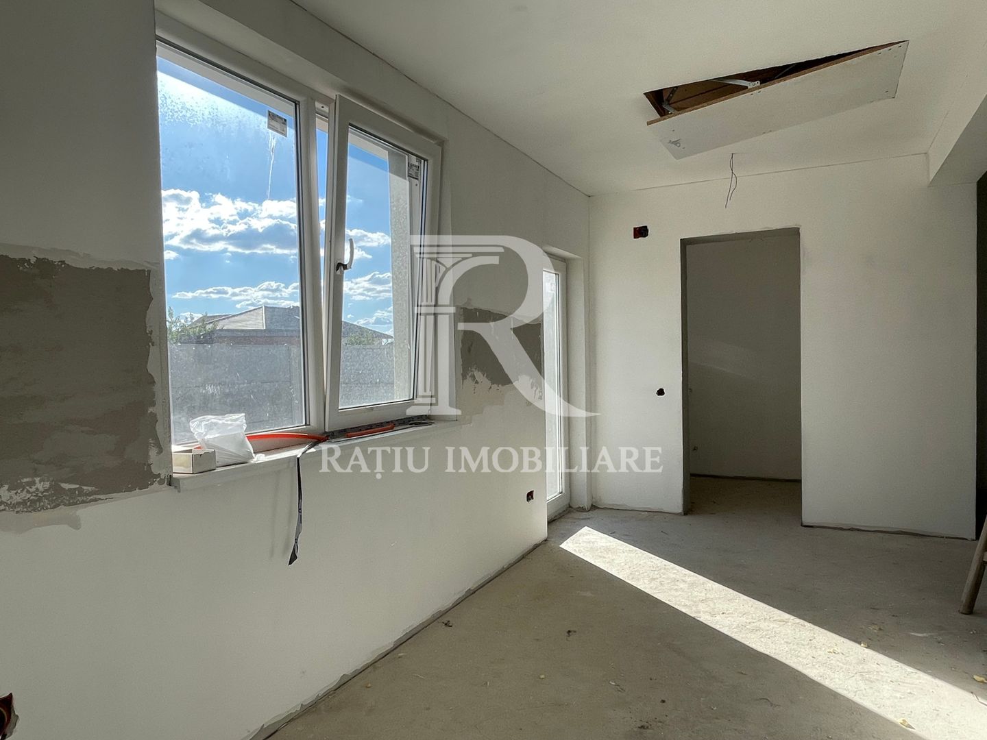 Casă cu 3 Camere | Semifinisată | Nojorid - Poză 8