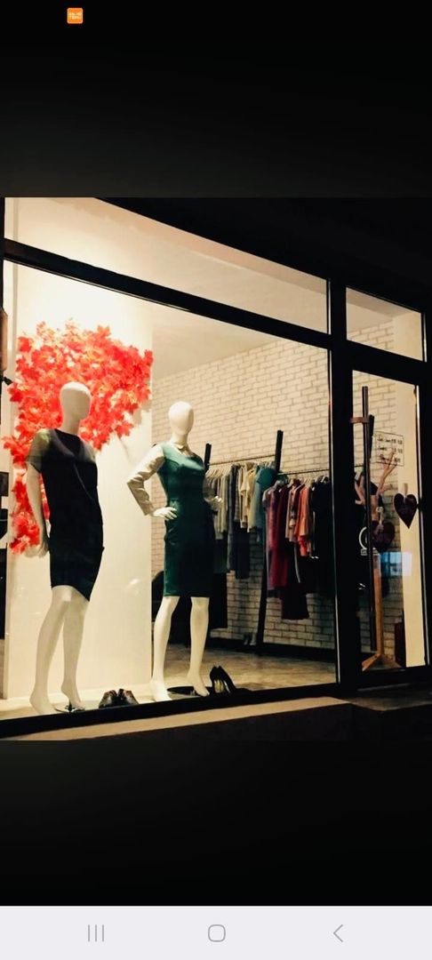 Spatiu stradal, central, cu vad comercial si vizibilitate excelenta - Poză 4