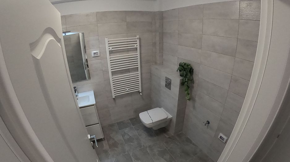 De închiriat – Apartament 2 camere cu vedere frontală la lac & loc de parcare - Poză 5