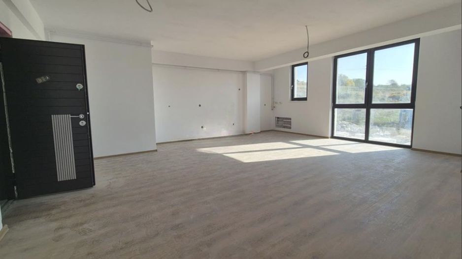 Apartament 2 camere bloc nou Cetate et.1 58 mp. - Poză 2
