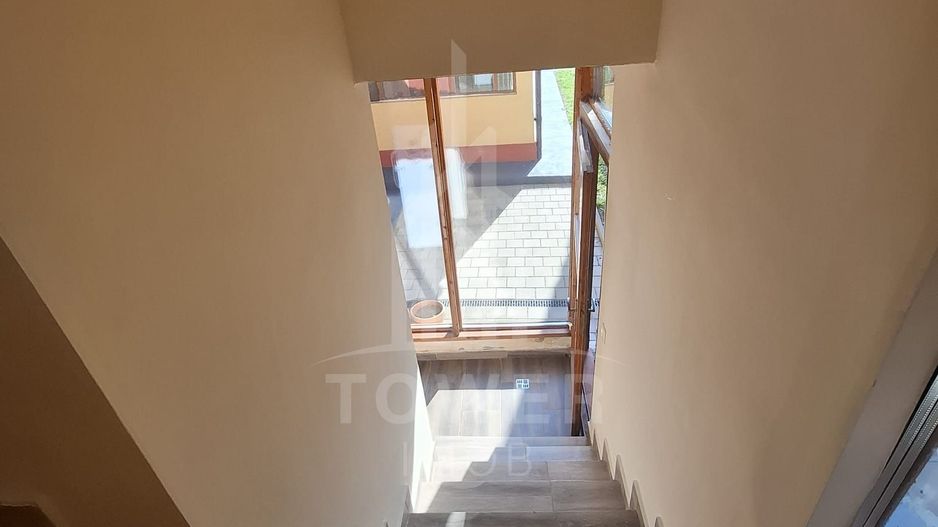 De vânzare casă în Orlat, cu teren generos de 2200 mp și panoramă deosebită! - Poză 12